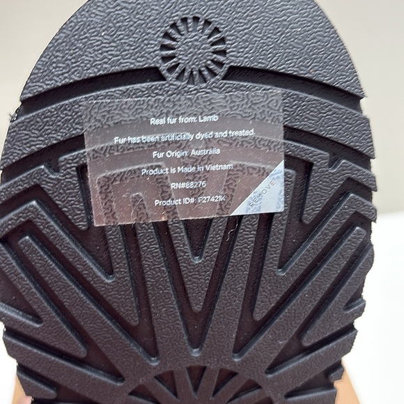 UGG Disco Cross Slide Brand New in Box w/Tag Size 9 Black White - Picture 7 of 9